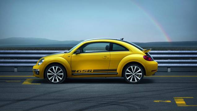 O motor 2.0 turbo foi preparado para render 210 cv, e será oferecido no Jetta e no Beetle convencional em breve | <a href="https://beta-develop.quatrorodas.abril.com.br/noticias/fabricantes/beetle-ganha-serie-gsr-limited-edition-733136.shtml" rel="migration">Leia mais</a> O motor 2.0 turbo foi preparado para render 210 cv, e será oferecido no Jetta e no Beetle convencional em breve | <a href="https://beta-develop.quatrorodas.abril.com.br/noticias/fabricantes/beetle-ganha-serie-gsr-limited-edition-733136.shtml" rel="migration">Leia mais</a>