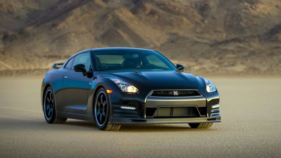 O modelo também ganha em desempenho, com a redução de peso total do conjunto | <a href="https://beta-develop.quatrorodas.abril.com.br/noticias/fabricantes/nissan-revela-gt-r-track-edition-733328.shtml" rel="migration">Leia mais</a>