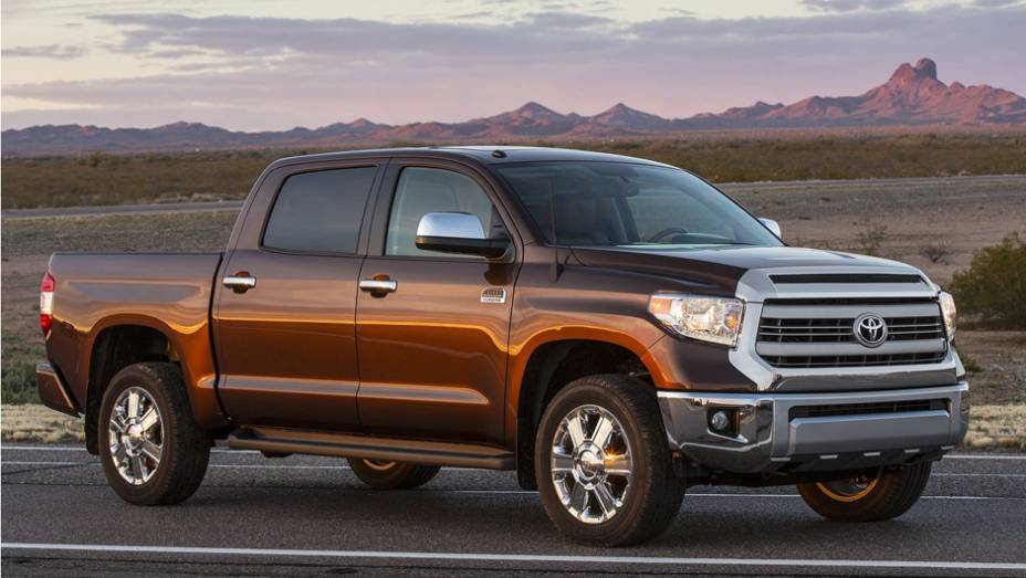 O modelo 2014 da picape foi exibido em Chicago | <a href="https://beta-develop.quatrorodas.abril.com.br/noticias/fabricantes/toyota-enfim-apresenta-nova-tundra-733332.shtml" rel="migration">Leia mais</a>