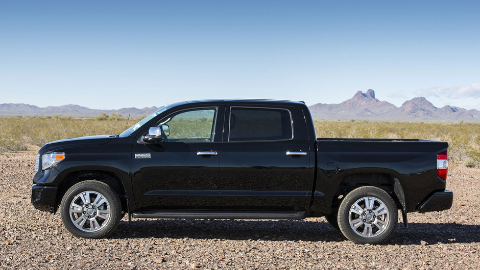 Por outro lado, as op&ccedil;&otilde;es de motoriza&ccedil;&atilde;o da Tundra permanecem as mesmas no modelo anterior | <a href="https://beta-develop.quatrorodas.abril.com.br/noticias/fabricantes/toyota-enfim-apresenta-nova-tundra-733332.shtml" rel="migration">Leia mais</a>
