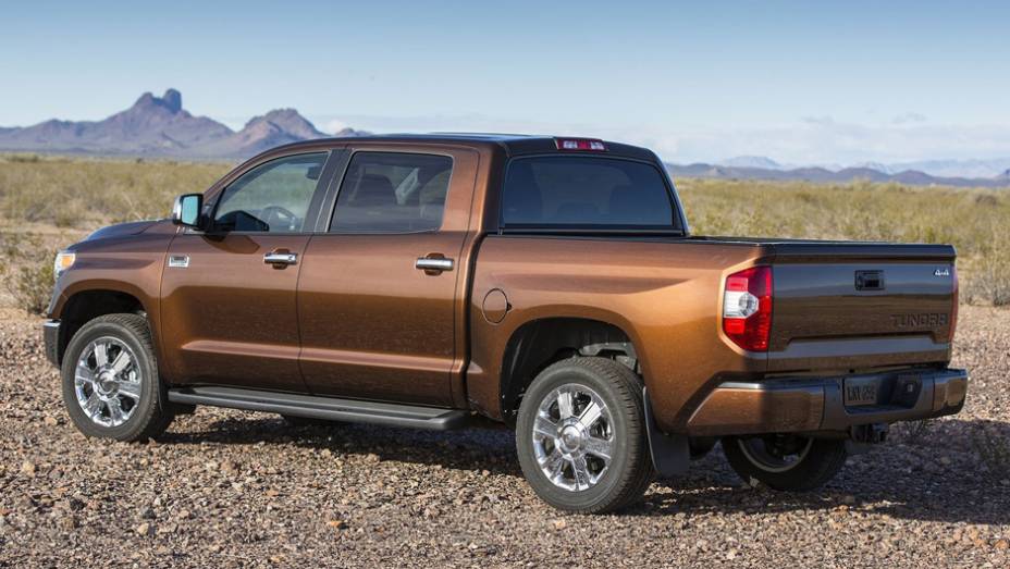 Nas versões iniciais, é utilizado o 4.0 V6, de 270 cavalos de potência | <a href="https://beta-develop.quatrorodas.abril.com.br/noticias/fabricantes/toyota-enfim-apresenta-nova-tundra-733332.shtml" rel="migration">Leia mais</a>