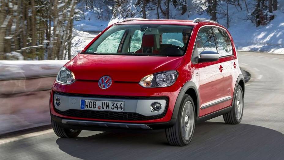 É a versão aventureira do já conhecido hatch urbano que roda em diversos mercados | <a href="%20https://beta-develop.quatrorodas.abril.com.br/saloes/genebra/2013/vw-cross-up-734147.shtml" rel="migration">Leia mais</a>