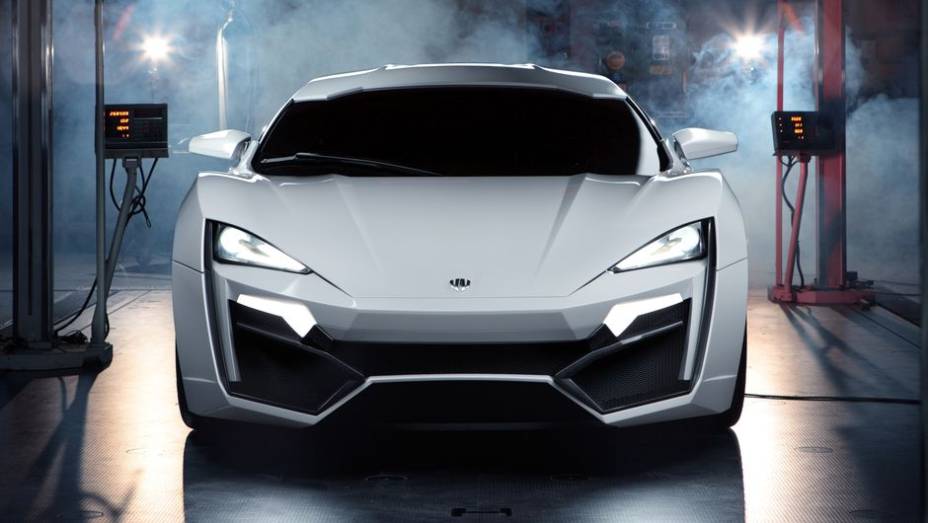 O LykanHypersport promete andar na frente de rivais mais badalados | <a href="https://beta-develop.quatrorodas.abril.com.br/noticias/fabricantes/superesportivo-feito-catar-chega-2013-731809.shtml" rel="migration">Leia mais</a>