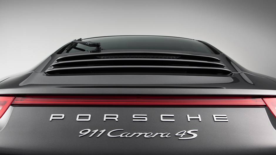 No novo 911 Carrera 4S, o motor 3.8 gera 400 cv | <a href="https://beta-develop.quatrorodas.abril.com.br/noticias/fabricantes/porsche-celebra-50-anos-911-733368.shtml" rel="migration">Leia mais</a> No novo 911 Carrera 4S, o motor 3.8 gera 400 cv | <a href="https://beta-develop.quatrorodas.abril.com.br/noticias/fabricantes/porsche-celebra-50-anos-911-733368.shtml" rel="migration">Leia mais</a>