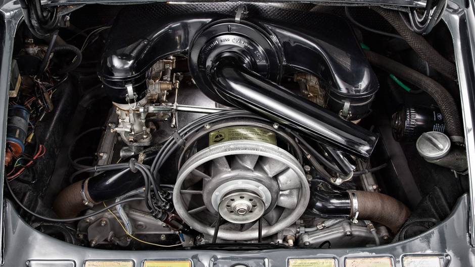 O motor boxer tem cilindros contrapostos e é usado desde a primeira geração | <a href="https://beta-develop.quatrorodas.abril.com.br/noticias/fabricantes/porsche-celebra-50-anos-911-733368.shtml" rel="migration">Leia mais</a> O motor boxer tem cilindros contrapostos e é usado desde a primeira geração | <a href="https://beta-develop.quatrorodas.abril.com.br/noticias/fabricantes/porsche-celebra-50-anos-911-733368.shtml" rel="migration">Leia mais</a>