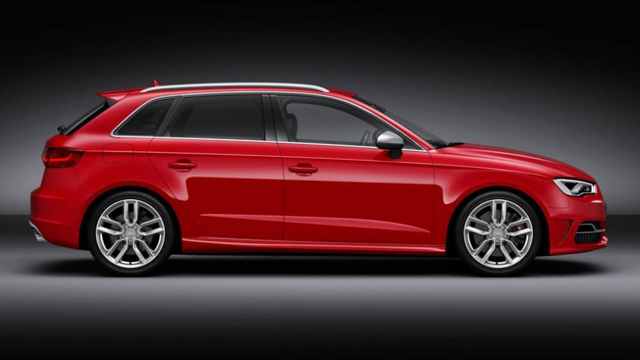 Olhando de lado até dá para confundi-lo com uma perua. não é? | <a href="https://beta-develop.quatrorodas.abril.com.br/saloes/genebra/2013/audi-s3-sportback-734757.shtml" rel="migration">Leia mais</a> Olhando de lado até dá para confundi-lo com uma perua. não é? | <a href="https://beta-develop.quatrorodas.abril.com.br/saloes/genebra/2013/audi-s3-sportback-734757.shtml" rel="migration">Leia mais</a>