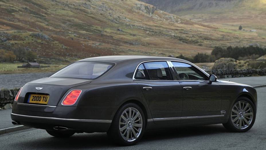O modelo, porém, ganhou novos pacotes | <a href="https://beta-develop.quatrorodas.abril.com.br/saloes/genebra/2013/bentley-mulsanne-2014-734713.shtml" rel="migration">Leia mais</a> O modelo, porém, ganhou novos pacotes | <a href="https://beta-develop.quatrorodas.abril.com.br/saloes/genebra/2013/bentley-mulsanne-2014-734713.shtml" rel="migration">Leia mais</a>