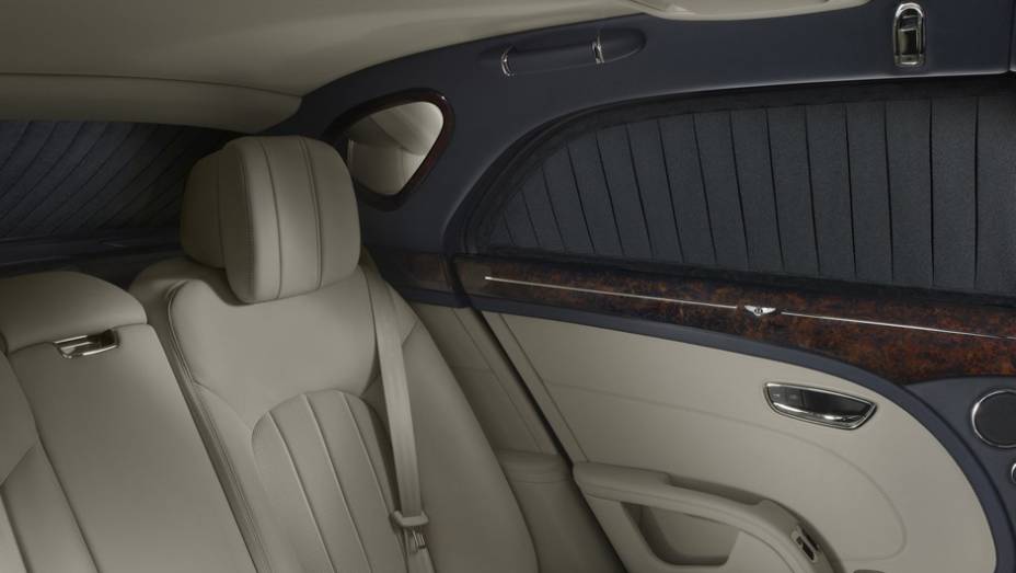 O pacote Comfort prevê novos encostos de cabeça | <a href="https://beta-develop.quatrorodas.abril.com.br/saloes/genebra/2013/bentley-mulsanne-2014-734713.shtml" rel="migration">Leia mais</a> O pacote Comfort prevê novos encostos de cabeça | <a href="https://beta-develop.quatrorodas.abril.com.br/saloes/genebra/2013/bentley-mulsanne-2014-734713.shtml" rel="migration">Leia mais</a>