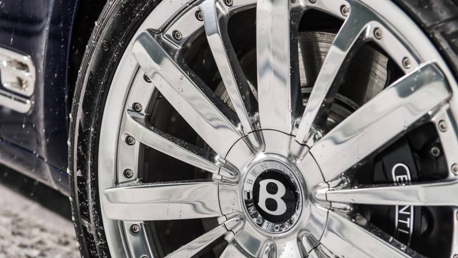 Bentley Mulsanne | <a href="https://beta-develop.quatrorodas.abril.com.br/saloes/genebra/2013/bentley-mulsanne-2014-734713.shtml" rel="migration">Leia mais</a>