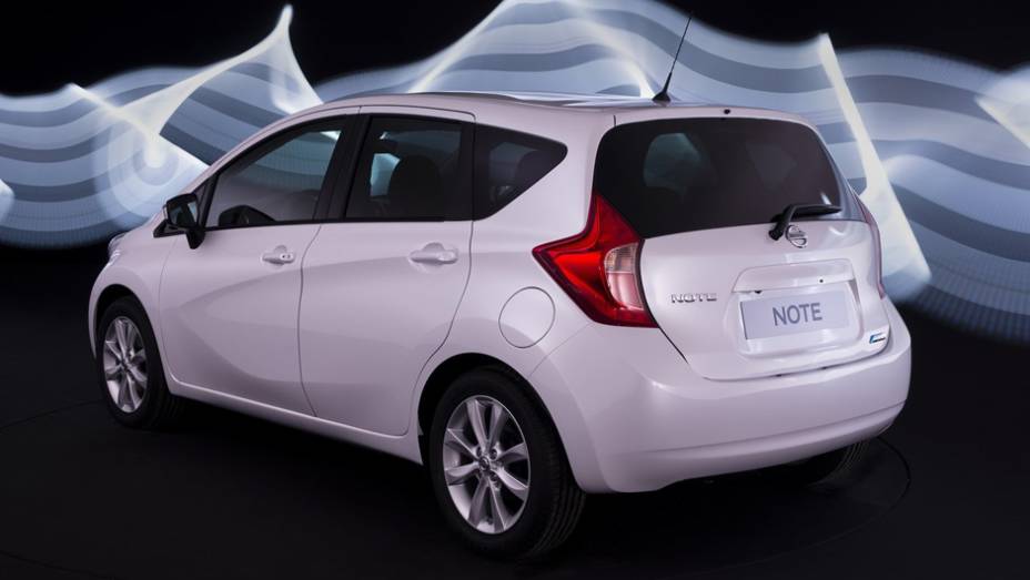 Uma com 80 cv e outra com 98 cv | <a href="https://beta-develop.quatrorodas.abril.com.br/saloes/genebra/2013/nissan-note-734148.shtml" rel="migration">Leia mais</a>