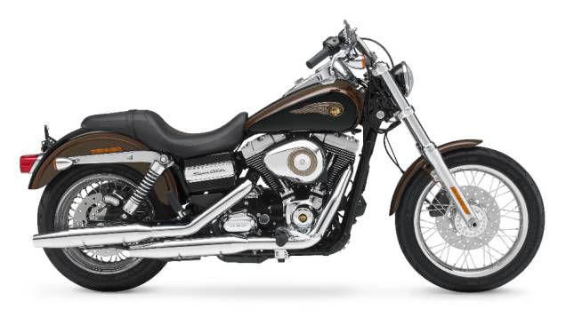 A H-D Dyna Super Glide Custom 110th Anniversary Edition tem preço sugerido de R$ 41.900,00. <a href="https://beta-develop.quatrorodas.abril.com.br/moto/noticias/harley-davidson-faz-110-anos-prepara-festa-734354.shtml" rel="migration">Leia mais</a> A H-D Dyna Super Glide Custom 110th Anniversary Edition tem preço sugerido de R$ 41.900,00. <a href="https://beta-develop.quatrorodas.abril.com.br/moto/noticias/harley-davidson-faz-110-anos-prepara-festa-734354.shtml" rel="migration">Leia mais</a>