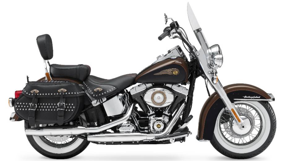 O preço sugerido da H-D Heritage Softail Classic 110th Anniversary Edition é de R$ 54.900,00. <a href="https://beta-develop.quatrorodas.abril.com.br/moto/noticias/harley-davidson-faz-110-anos-prepara-festa-734354.shtml" rel="migration">Leia mais</a>