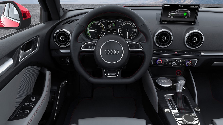 O A3 e-tron pode ser impulsionado nos modos h&iacute;brido (com os dois motores funcionando simultaneamente), el&eacute;trico ou apenas com gasolina | <a href="%20https://beta-develop.quatrorodas.abril.com.br/saloes/genebra/2013/audi-a3-e-tron-734416.shtml" rel="migration">Leia mais</a>