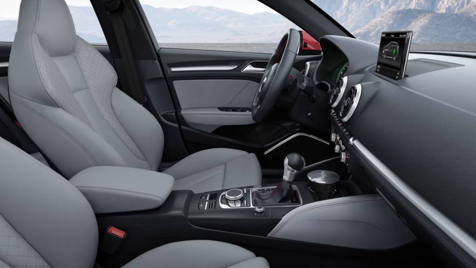 Se a escolha for pela eletricidade, a Audi afirma que &eacute; poss&iacute;vel rodar at&eacute; 50 quil&ocirc;metros sem parar para recarga | <a href="%20https://beta-develop.quatrorodas.abril.com.br/saloes/genebra/2013/audi-a3-e-tron-734416.shtml" rel="migration">Leia mais</a>