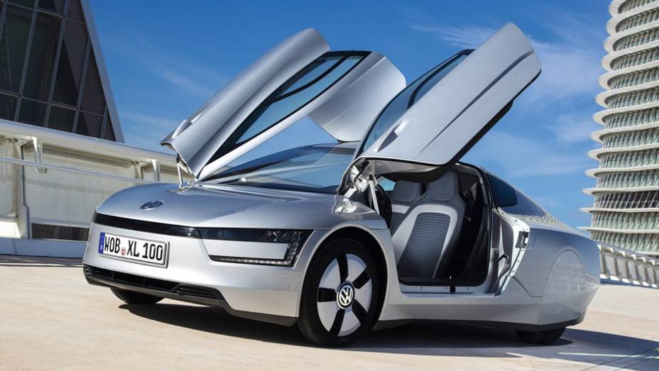 Ele chega à impressionante marca de 111 km/l | <a href="https://beta-develop.quatrorodas.abril.com.br/saloes/genebra/2013/vw-xl1-734390.shtml" rel="migration">Leia mais</a>