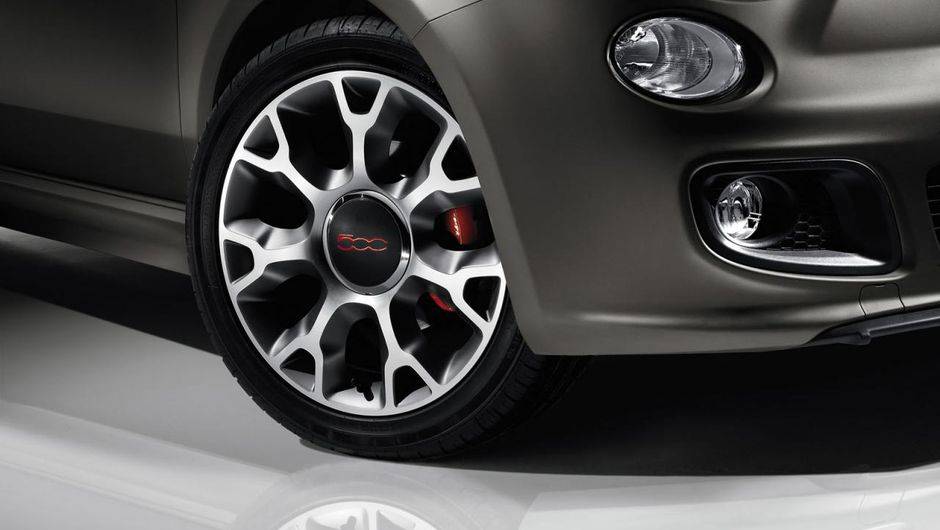 O modelo &eacute; baseado no 500S e, de acordo com a Fiat, representa uma op&ccedil;&atilde;o para o homem metropolitano do terceiro mil&ecirc;nio | <a href="%20https://beta-develop.quatrorodas.abril.com.br/saloes/genebra/2013/fiat-500-gq-734565.shtml" rel="migration">Leia mais</a>
