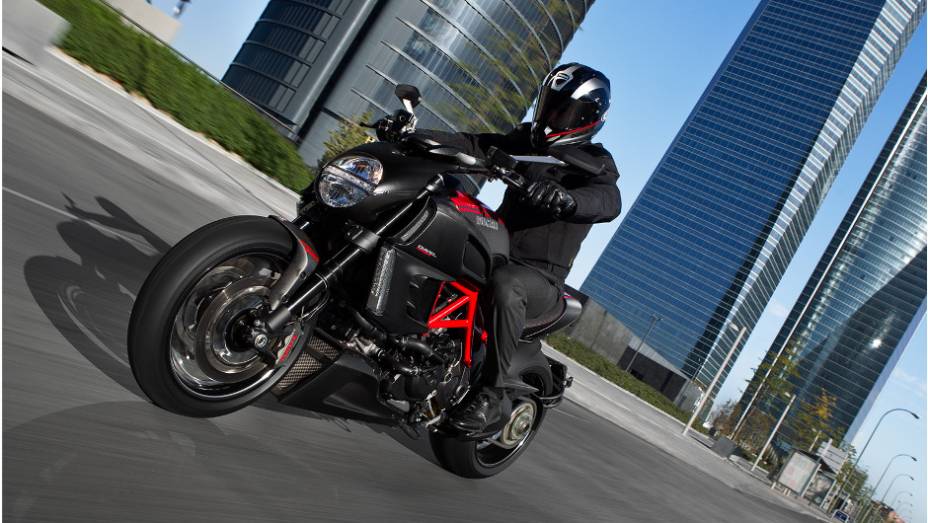 A pr&eacute;-venda da motocicleta foi liberada pela Ducati para ser realizada pela Perfect Motors, de S&atilde;o Paulo. <a href="%20https://beta-develop.quatrorodas.abril.com.br/moto/noticias/ducati-diavel-custara-partir-r-58-900-734688.shtml" rel="migration">Leia mais</a>