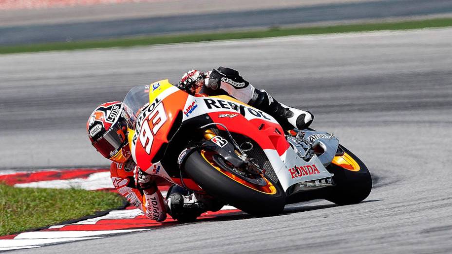 Marc Márquez garantiu o terceiro tempo na Malásia. <a href="https://beta-develop.quatrorodas.abril.com.br/moto/noticias/motogp-pedrosa-mais-rapido-sepang-734603.shtml" rel="migration">Leia mais</a>