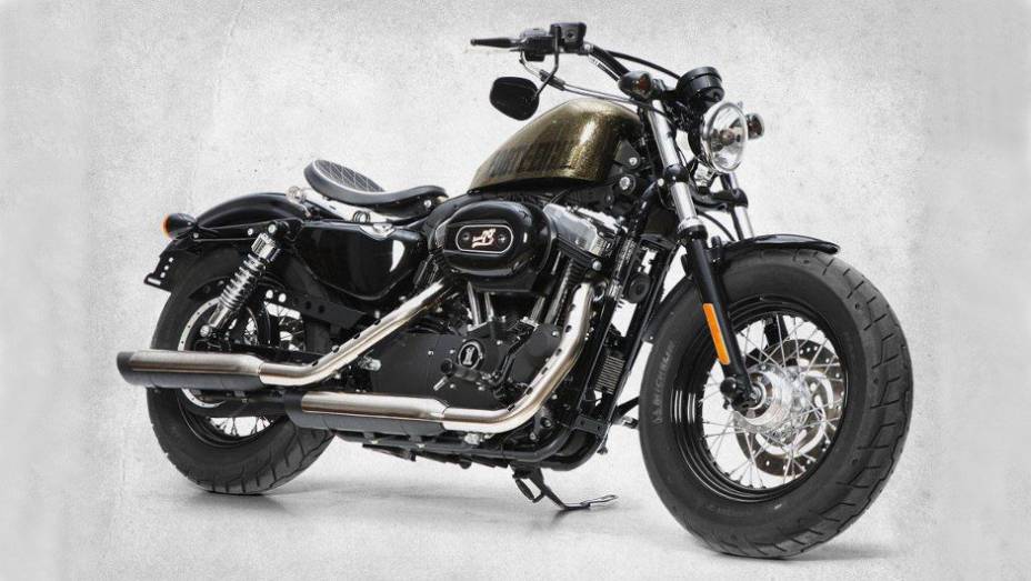 A Harley-Davidson Forty-Eight Sweet 70&acute;s 2013 ter&aacute; apenas 50 unidades produzidas e custar&aacute; 13.700 euros. <a href="%20https://beta-develop.quatrorodas.abril.com.br/moto/noticias/h-dlanca-edicoes-limitadas-espanha-734778.shtml" rel="migration">Leia mais</a>