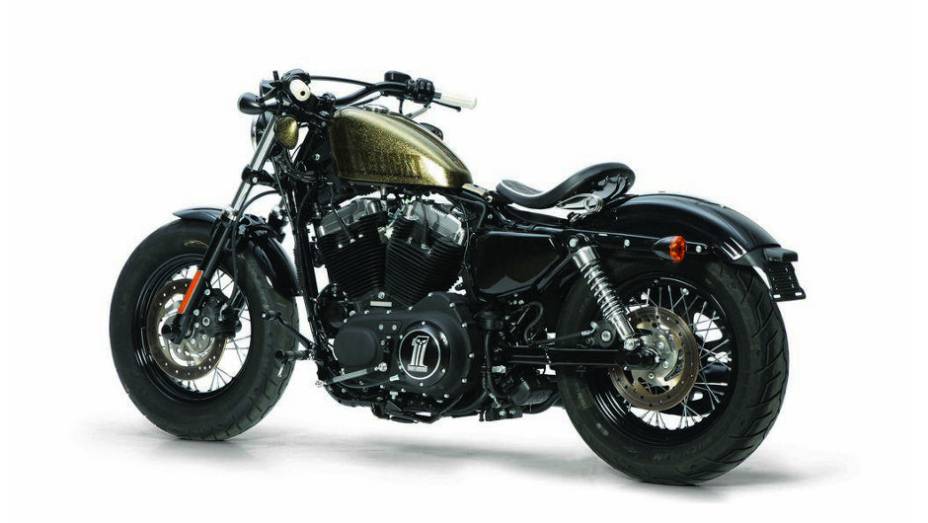 Seu motor de 1.202 cc apresenta um torque m&aacute;ximo de 9,99 kgf.m a 3.200 rpm. <a href="https://beta-develop.quatrorodas.abril.com.br/moto/noticias/h-dlanca-edicoes-limitadas-espanha-734778.shtml" rel="migration">Leia mais</a>