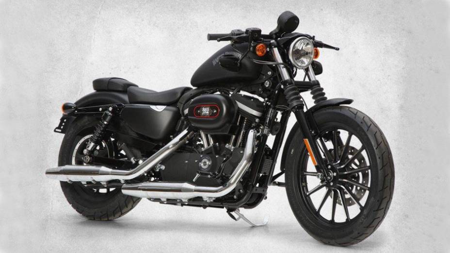 100 Harley-Davidson Iron 883 Dark Custom 2013 est&atilde;o dispon&iacute;veis na Espanha por 10.700 euros. <a href="%20https://beta-develop.quatrorodas.abril.com.br/moto/noticias/h-dlanca-edicoes-limitadas-espanha-734778.shtml" rel="migration">Leia mais</a>