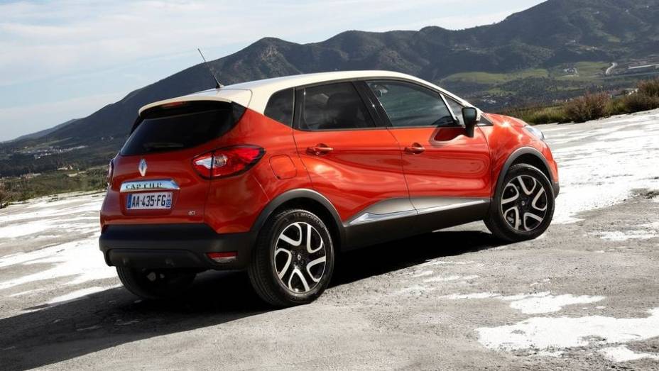 O modelo &eacute; um crossover compacto baseado na quarta gera&ccedil;&atilde;o do Clio europeu e n&atilde;o guarda semelhan&ccedil;a alguma com o carro-conceito mostrado no Sal&atilde;o de Genebra de 2012 | <a href="%20https://beta-develop.quatrorodas.abril.com.br/saloes/genebra/2013/renault-captur-734871.shtml" rel="migration"></a>