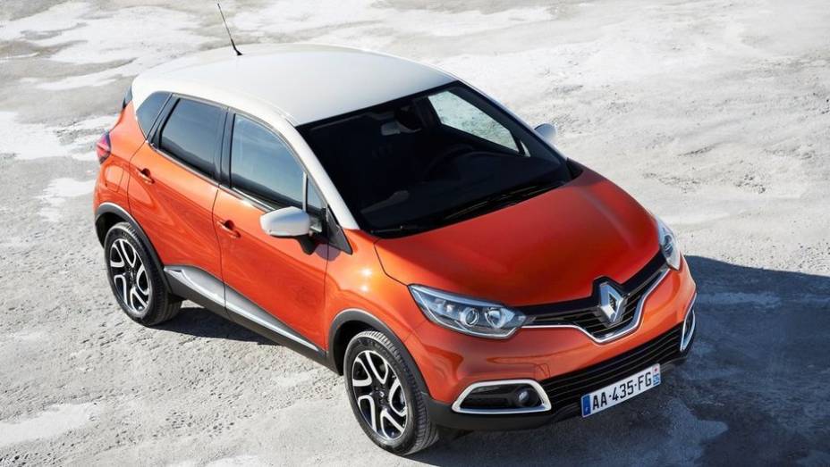 O Captur tem 4,12 metros de comprimento, sendo 15 milímetros mais curto que o Nissan Juke | <a href="%20https://beta-develop.quatrorodas.abril.com.br/saloes/genebra/2013/renault-captur-734871.shtml" rel="migration">Leia mais</a>