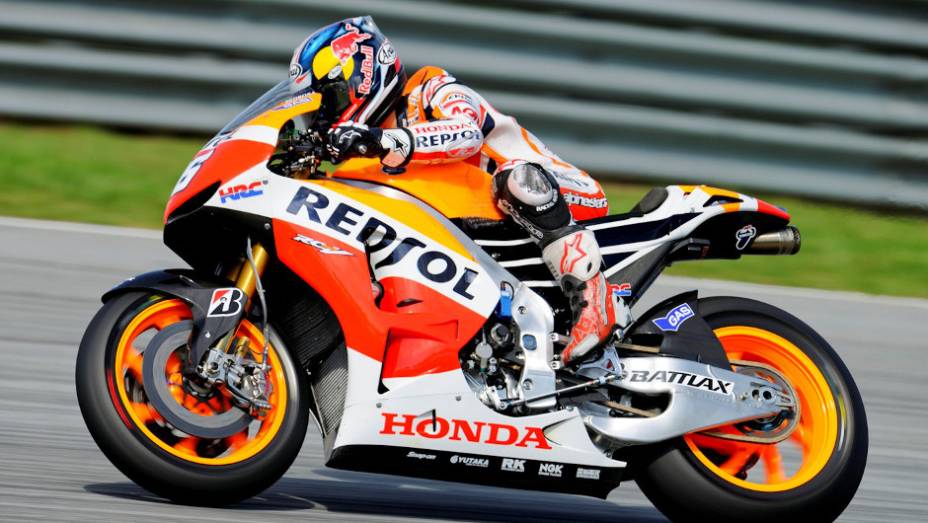 Dani Pedrosa (Repsol Honda Team) liderou o último dia em Sepang. <a href="https://beta-develop.quatrorodas.abril.com.br/moto/noticias/motogp-pedrosa-lidera-ultimo-dia-sepang-734820.shtml" rel="migration">Leia mais</a>