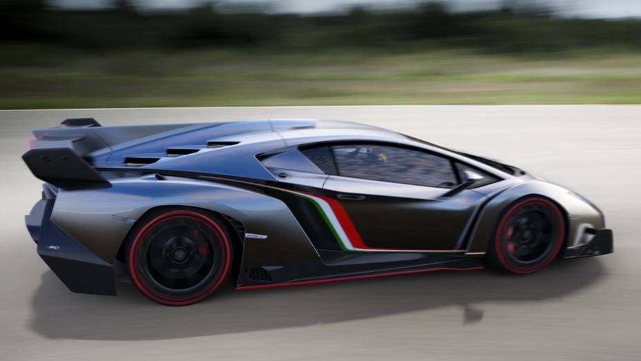 Todas as unidades foram vendidas, ao preço de 3 milhões de libras cada | <a href="https://beta-develop.quatrorodas.abril.com.br/saloes/genebra/2013/lamborghini-veneno-735176.shtml" rel="migration">Leia mais</a>