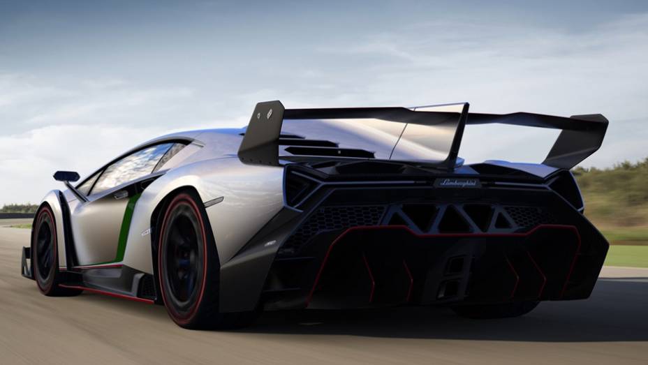 Em Genebra, a Veneno divide as atenções com a LaFerrari e o McLaren P1 | <a href="https://beta-develop.quatrorodas.abril.com.br/saloes/genebra/2013/lamborghini-veneno-735176.shtml" rel="migration">Leia mais</a>