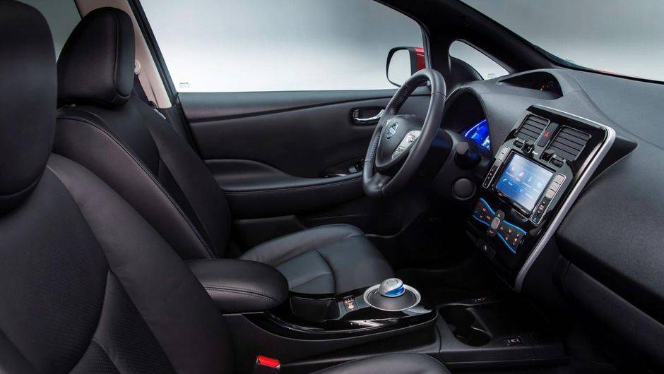 Sem especificar quais são, o comunicado da Nissan também menciona que o Leaf passa a ter mais itens de série em suas versões iniciais | <a href="%20https://beta-develop.quatrorodas.abril.com.br/saloes/genebra/2013/nissan-leaf-versao-europeia-735259.shtml" rel="migration">Leia mais</a> Sem especificar quais são, o comunicado da Nissan também menciona que o Leaf passa a ter mais itens de série em suas versões iniciais | <a href="%20https://beta-develop.quatrorodas.abril.com.br/saloes/genebra/2013/nissan-leaf-versao-europeia-735259.shtml" rel="migration">Leia mais</a>
