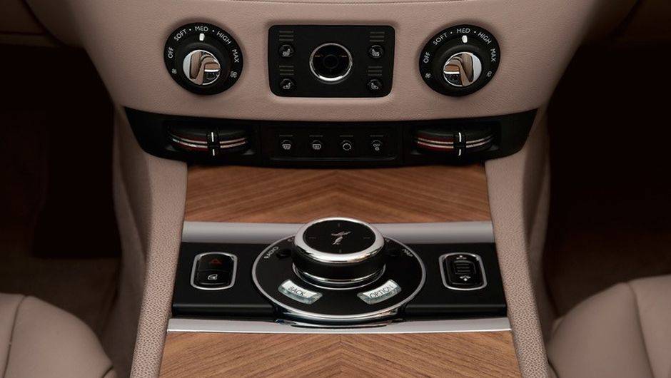 Preço estipulado: 215 mil libras esterlinas | <a href="https://beta-develop.quatrorodas.abril.com.br/saloes/genebra/2013/rolls-royce-wraith-734658.shtml" rel="migration">Leia mais</a> Preço estipulado: 215 mil libras esterlinas | <a href="https://beta-develop.quatrorodas.abril.com.br/saloes/genebra/2013/rolls-royce-wraith-734658.shtml" rel="migration">Leia mais</a>