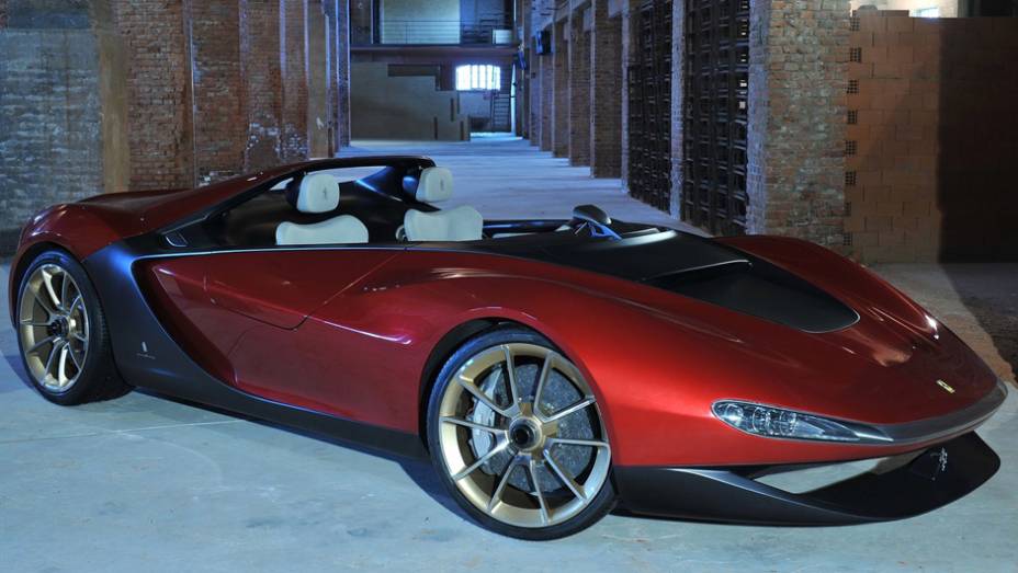 A mecânica do Pininfarina Sergio Concept é baseada na Ferrari 458 Spider | <a href="https://beta-develop.quatrorodas.abril.com.br/saloes/genebra/2013/pininfarina-sergio-concept-735126.shtml" rel="migration">Leia mais</a>