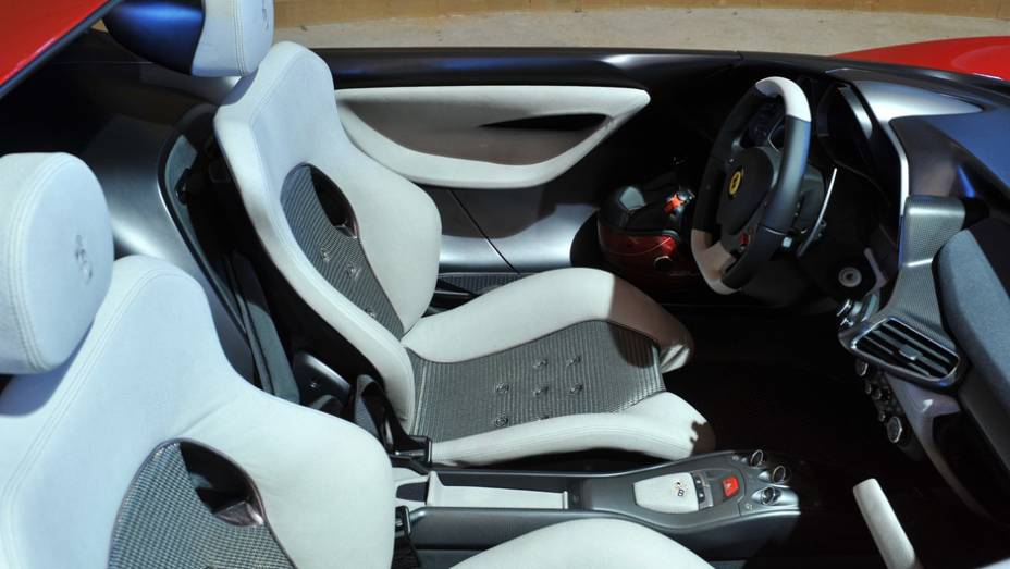Pesando 1280 kg, Sergio Concept é 150 quilos mais leve que a Ferrari 458 Spider | <a href="https://beta-develop.quatrorodas.abril.com.br/saloes/genebra/2013/pininfarina-sergio-concept-735126.shtml" rel="migration">Leia mais</a> Pesando 1280 kg, Sergio Concept é 150 quilos mais leve que a Ferrari 458 Spider | <a href="https://beta-develop.quatrorodas.abril.com.br/saloes/genebra/2013/pininfarina-sergio-concept-735126.shtml" rel="migration">Leia mais</a>