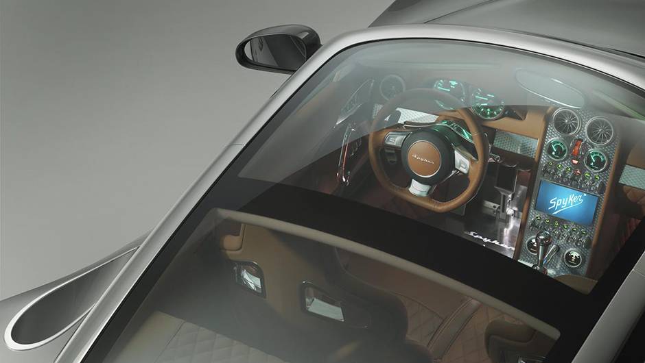 O motor que equipa a novidade &eacute; o 4.7 V8 de 444 cavalos de pot&ecirc;ncia, sem qualquer modifica&ccedil;&atilde;o em rela&ccedil;&atilde;o ao 8C | <a href="%20https://beta-develop.quatrorodas.abril.com.br/saloes/genebra/2013/spyker-b6-venator-concept-735300.shtml" rel="migration">Leia mais</a>