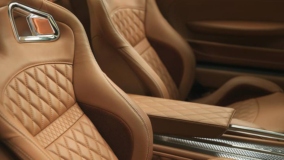 A transmiss&atilde;o &eacute; sequencial de seis marchas, com comando de troca no volante | <a href="https://beta-develop.quatrorodas.abril.com.br/saloes/genebra/2013/spyker-b6-venator-concept-735300.shtml" rel="migration">Leia mais</a>