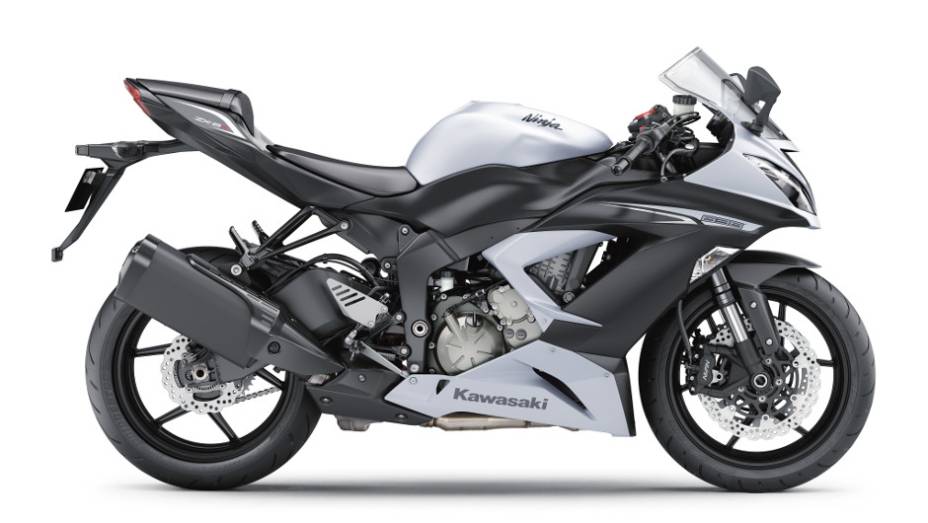 Versão standard da Ninja ZX-6R 636 sai por R$ 49.990,00 | <a href="https://beta-develop.quatrorodas.abril.com.br/moto/noticias/kawasaki-lanca-nova-ninja-zx-6r-636-brasil-735677.shtml" rel="migration">Leia mais</a>