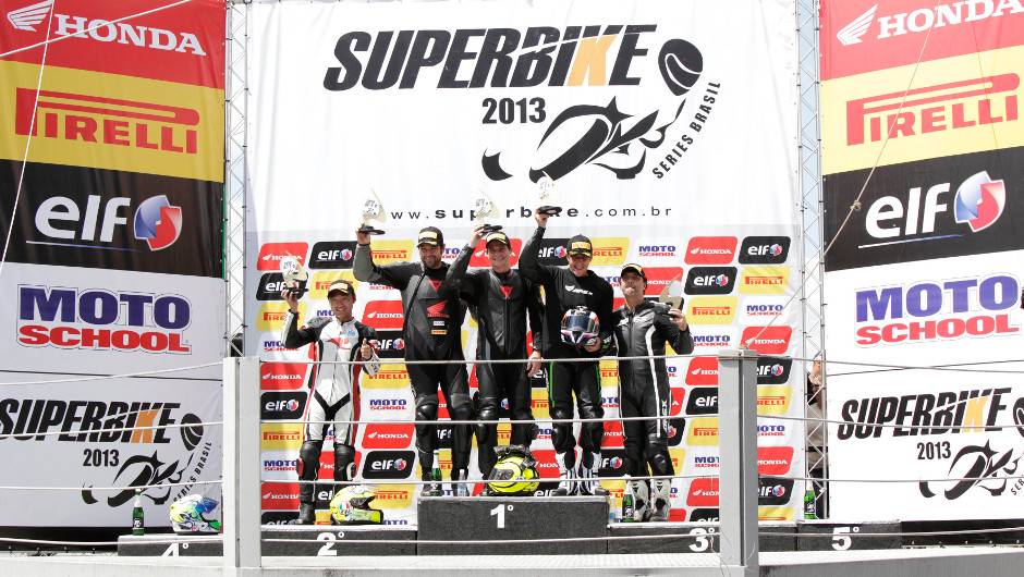 Maico Teixeira vence 1ª etapa do SuperBike Series Brasil | <a href="https://beta-develop.quatrorodas.abril.com.br/moto/noticias/maico-teixeira-vence-1a-etapa-superbike-series-brasil-735864.shtml" rel="migration">Leia mais</a> Maico Teixeira vence 1ª etapa do SuperBike Series Brasil | <a href="https://beta-develop.quatrorodas.abril.com.br/moto/noticias/maico-teixeira-vence-1a-etapa-superbike-series-brasil-735864.shtml" rel="migration">Leia mais</a>