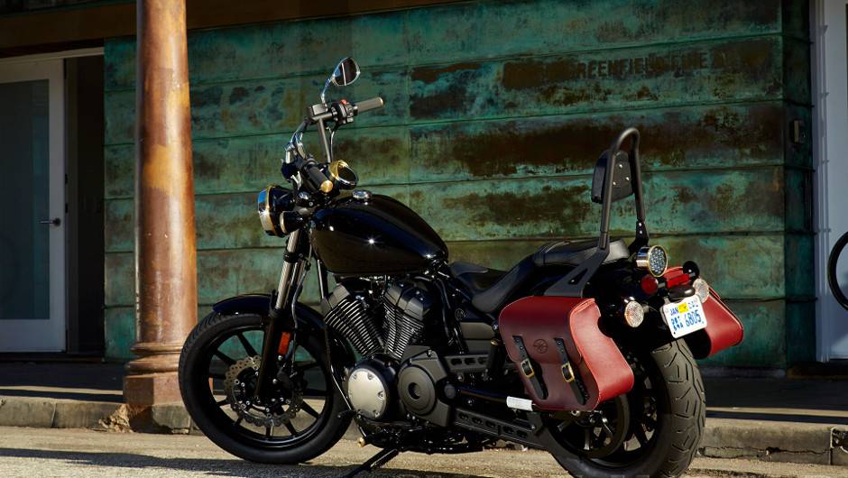 Yamaha Star Bolt na cor preta com acess&oacute;rios | <a href="https://beta-develop.quatrorodas.abril.com.br/moto/noticias/yamaha-lanca-custom-star-bolt-eua-735965.shtml" rel="migration">Leia mais</a>