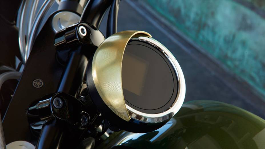 Apesar do visual clássico, a Yamaha Star Bolt conta com painel digital | <a href="https://beta-develop.quatrorodas.abril.com.br/moto/noticias/yamaha-lanca-custom-star-bolt-eua-735965.shtml" rel="migration">Leia mais</a>