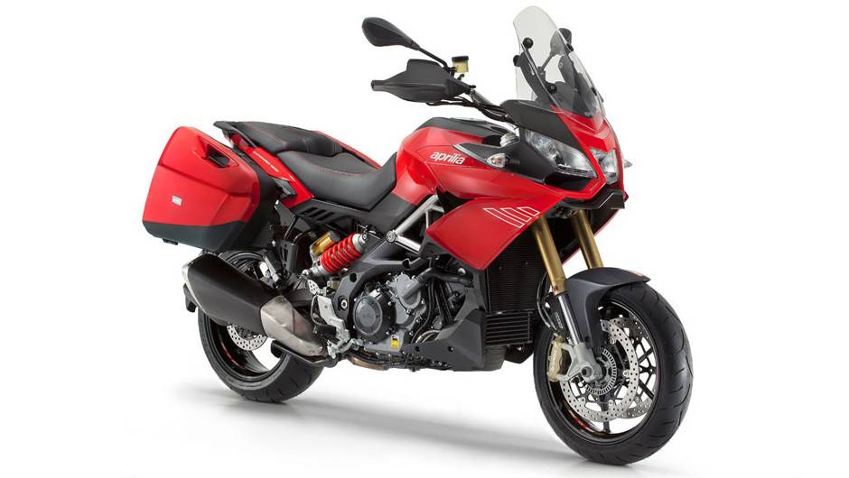 A Aprilia Capponord 1200 2013 est&aacute; equipada com freios ABS de s&eacute;rie, controle de tra&ccedil;&atilde;o com tr&ecirc;s posi&ccedil;&otilde;es, al&eacute;m de tr&ecirc;s mapas de pot&ecirc;ncia e acelerador eletr&ocirc;nico (Ride by Wire) | <a href="%20https://beta-develop.quatrorodas.abril.com.br/moto/noticias/conheca-aprilia-capo" rel="migration"></a>