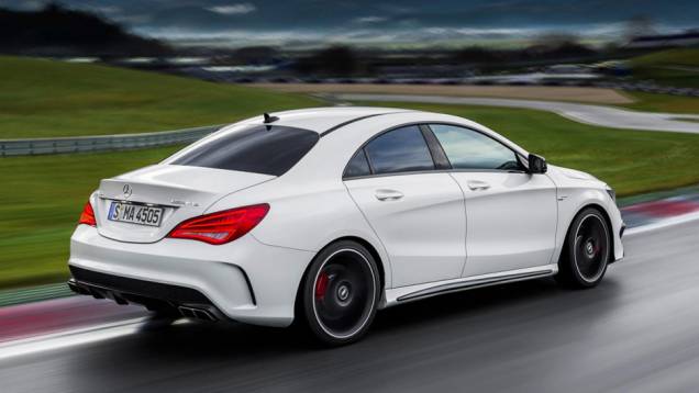 Ela apresenta o modo Momentary M, permitindo que o motorista alterne para o modo manual sem tirar as mãos do volante | <a href="%20https://beta-develop.quatrorodas.abril.com.br/saloes/new-york/2013/mercedes-benz-cla-45-amg-736996.shtml" rel="migration">Leia mais</a> Ela apresenta o modo Momentary M, permitindo que o motorista alterne para o modo manual sem tirar as mãos do volante | <a href="%20https://beta-develop.quatrorodas.abril.com.br/saloes/new-york/2013/mercedes-benz-cla-45-amg-736996.shtml" rel="migration">Leia mais</a>