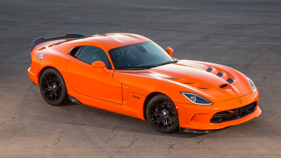 Carroceria recebeu novos ap&ecirc;ndices aerodin&acirc;micos para oferecer melhor downforce | <a href="%20https://beta-develop.quatrorodas.abril.com.br/saloes/new-york/2013/srt-viper-ta-737273.shtml" rel="migration">Leia mais</a>