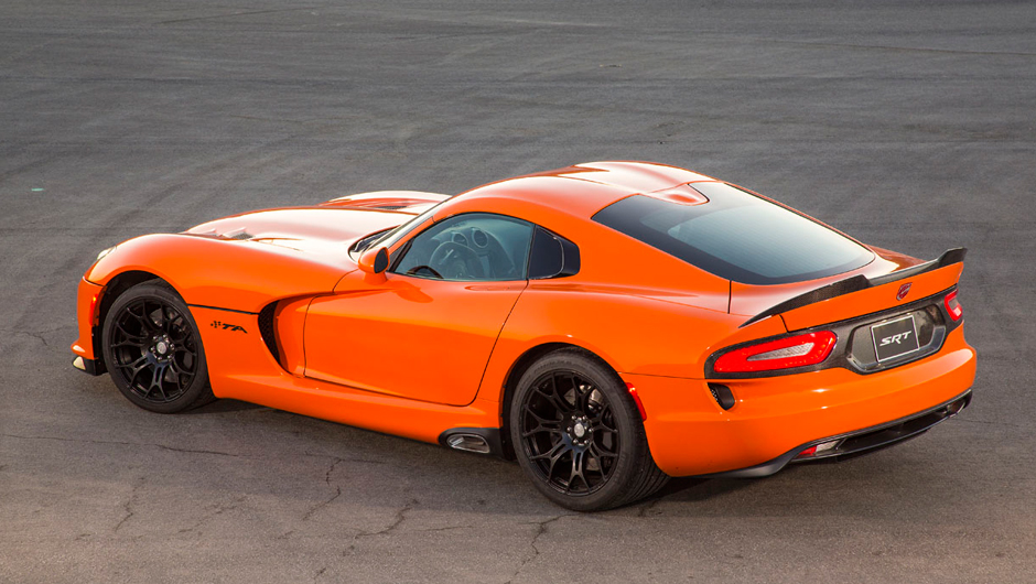 Assim como na vers&atilde;o original, escapamento lateral &eacute; uma marca registrada | <a href="%20https://beta-develop.quatrorodas.abril.com.br/saloes/new-york/2013/srt-viper-ta-737273.shtml" rel="migration">Leia mais</a>