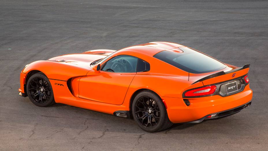 Assim como na versão original, escapamento lateral é uma marca registrada | <a href="%20https://beta-develop.quatrorodas.abril.com.br/saloes/new-york/2013/srt-viper-ta-737273.shtml" rel="migration">Leia mais</a> Assim como na versão original, escapamento lateral é uma marca registrada | <a href="%20https://beta-develop.quatrorodas.abril.com.br/saloes/new-york/2013/srt-viper-ta-737273.shtml" rel="migration">Leia mais</a>