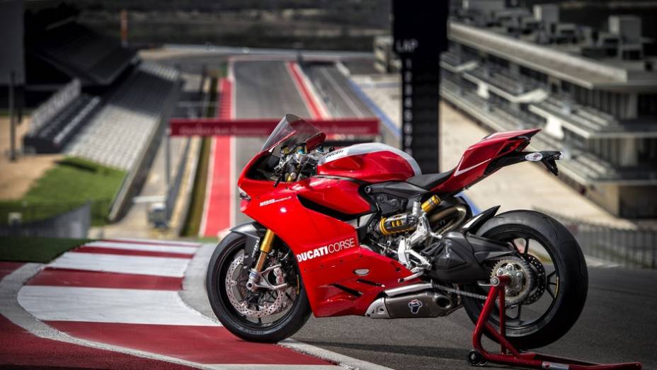 Nova Ducati 1199 Panigale R, que custará 29.995 dólares | <a href="https://beta-develop.quatrorodas.abril.com.br/moto/noticias/ducati-lanca-1199-panigale-r-2013-austin-736714.shtml" rel="migration">Leia mais</a>