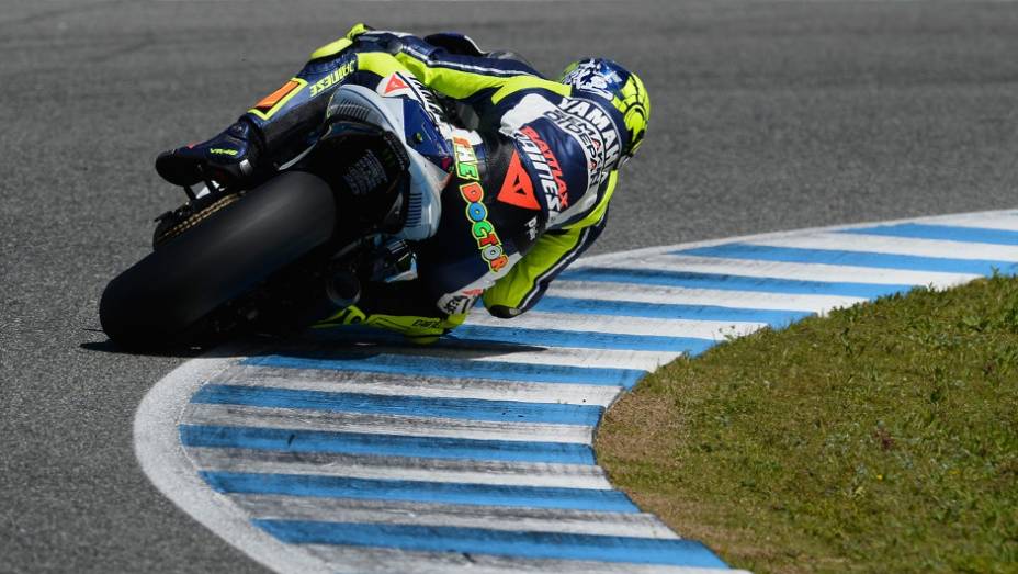 Valentino Rossi ficou com o segundo melhor tempo no último dia em Jerez | <a href="https://beta-develop.quatrorodas.abril.com.br/moto/noticias/motogp-yamaha-lidera-testes-jerez-737049.shtml" rel="migration">Leia mais</a>