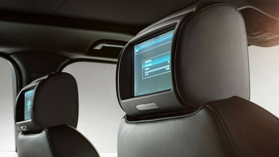 H&aacute; duas op&ccedil;&otilde;es de motoriza&ccedil;&atilde;o: 3.0 V6 e 5.0 V8, ambas sobrealimentadas | <a href="https://beta-develop.quatrorodas.abril.com.br/saloes/new-york/2013/land-rover-range-rover-sport-737167.shtml" rel="migration">Leia mais</a>
