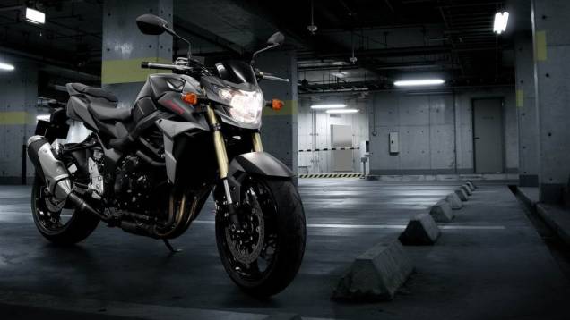 Suzuki GSR 750 Black Mat Limited Edition é lançada na Itália | <a href="https://beta-develop.quatrorodas.abril.com.br/moto/noticias/suzuki-gsr-750-black-mat-limited-edition-737271.shtml" rel="migration">Leia mais</a> Suzuki GSR 750 Black Mat Limited Edition é lançada na Itália | <a href="https://beta-develop.quatrorodas.abril.com.br/moto/noticias/suzuki-gsr-750-black-mat-limited-edition-737271.shtml" rel="migration">Leia mais</a>