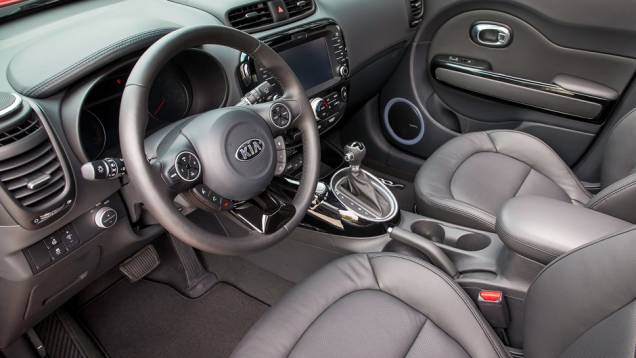Já a Plus e a Exclaim contam com um 2.0 de 164 cv | <a href="https://beta-develop.quatrorodas.abril.com.br/saloes/new-york/2013/kia-soul-737221.shtml" rel="migration">Leia mais</a> Já a Plus e a Exclaim contam com um 2.0 de 164 cv | <a href="https://beta-develop.quatrorodas.abril.com.br/saloes/new-york/2013/kia-soul-737221.shtml" rel="migration">Leia mais</a>